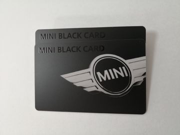 光沢のある紫外線印刷のHiCoの磁気ストライプの白の署名が付いている無光沢の黒ポリ塩化ビニールのメンバー カード