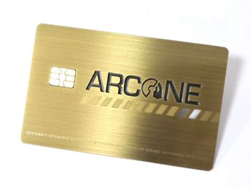 金属の金の磁気ストライプの署名欄が付いている小さい接触ICの破片のバンク カード