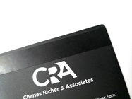 CR80無光沢の黒い金属の名刺のビロード色の印刷物のロゴ