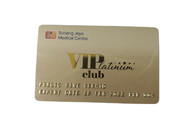 印刷ポリ塩化ビニール カード名の浮彫りにされた数の金のクレジット カードをカスタマイズして下さい