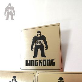 ハンドバッグKingKongのためのブラシの効果の印刷物の黒の金属の名札はカスタマイズしました