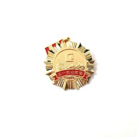 円形の金属のラベルは自由な設計をめっきする金/銀色Pinのバッジをめっきします
