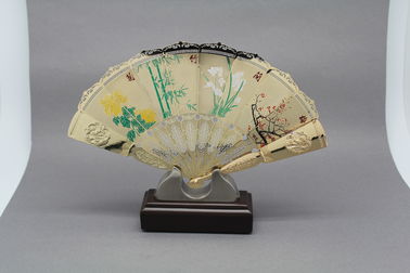 従来の個人的な金属の折るファン、ハンドメイドのパンダのタケ金属の中国人ファン