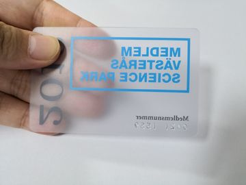 顧客用マット透明なポリ塩化ビニールの名刺はとの金/銀数を浮彫りにします