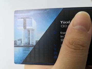 色によって塗られるロゴのカスタマイズされたステンレス鋼の無光沢の黒い金属ビジネス メンバー カード