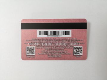 バーコードの熱いスタンプの金ホイルが付いている曇らされたポリ塩化ビニールの名刺は数を浮彫りにします