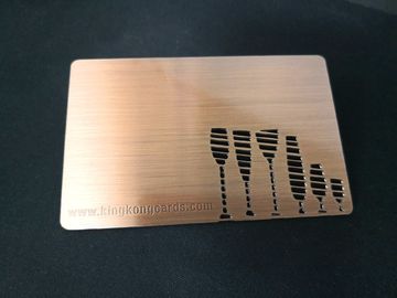 習慣CR80の古典的なエッチングのテキストとの銅によってブラシをかけられる金属の会員証の切り取られたロゴ